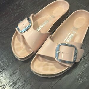 Birkenstock Madrid Big Buckle high shine pink sandals